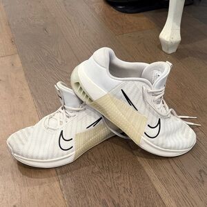 White Nike Metcon 9 - Men’s Size US 13
Men's Workout Shoes